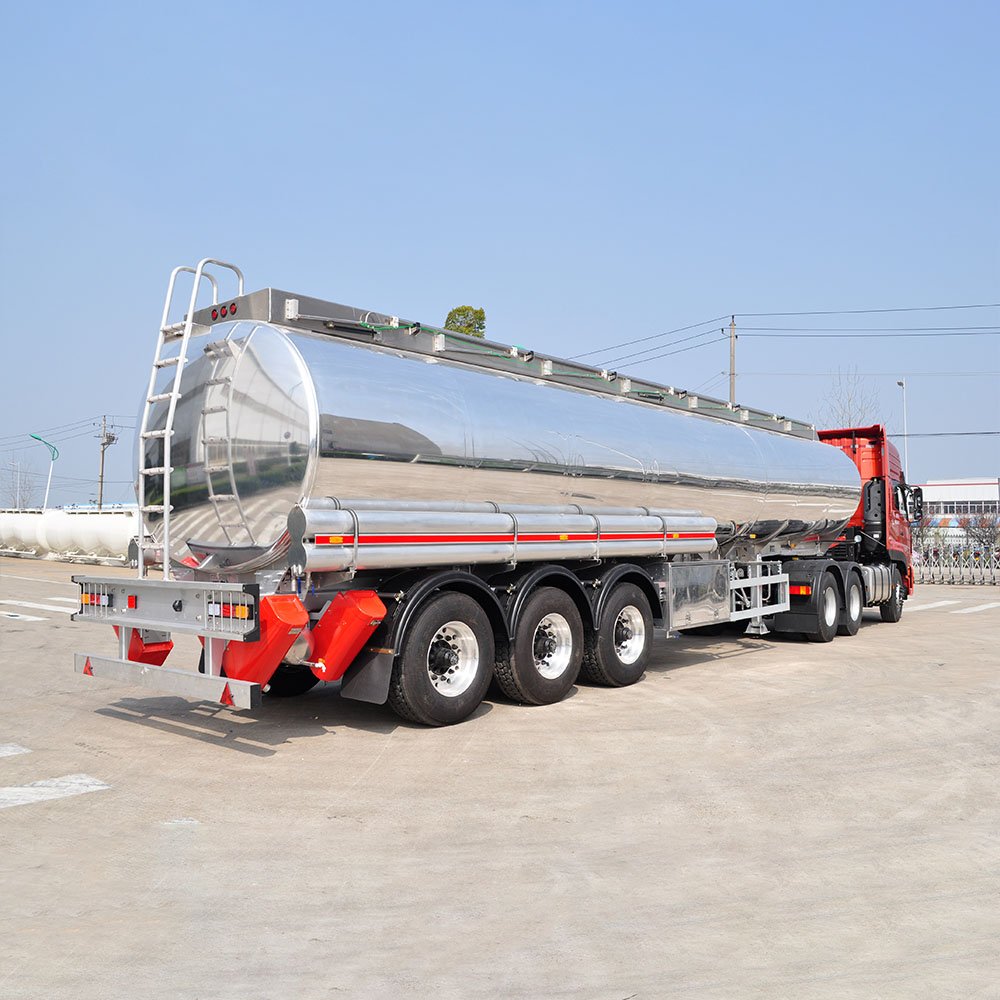 Aluminum alloy trailer transporting fuel or food-grade liquid