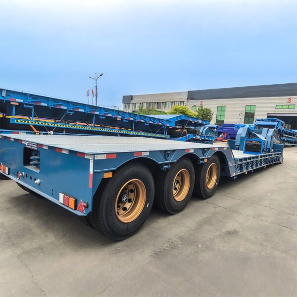 3 Axle RGN Lowbed Semi Trailer for heavy machinery transport