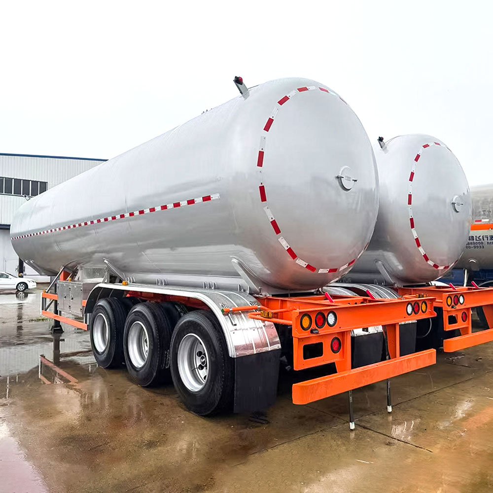 3 axle 56m³ LPG tanker trailer Q345R steel pressure vessel LPG gas transport semi trailer side view